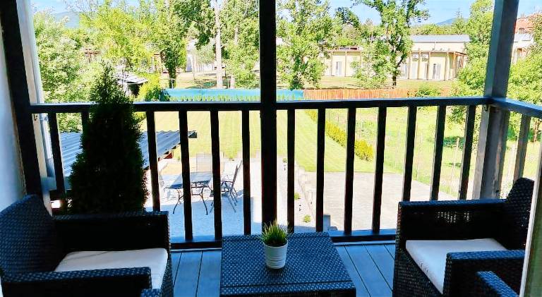 Rental apartment with yard, barbecue & terrace — photo 5