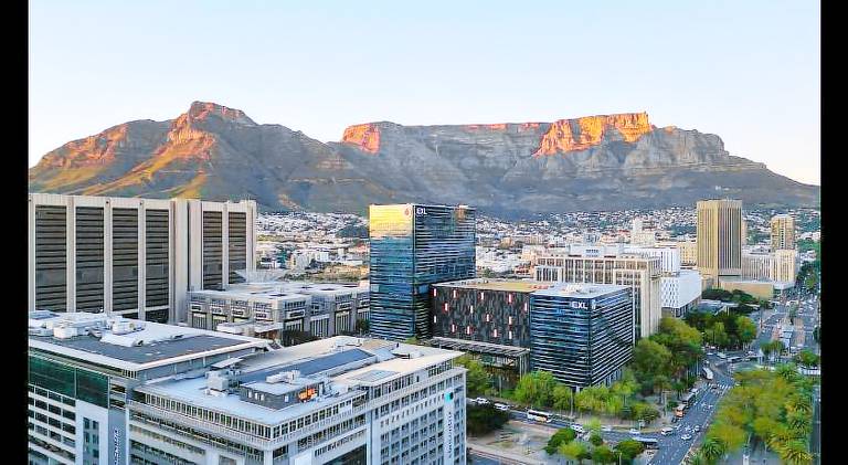 Luxury Onyx Penthouse with Sea Mountain Views by CTICC Cape Town in Cape Town