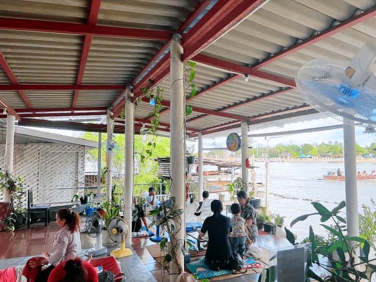 Se sun Amphawa