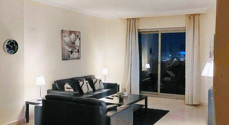 Apartment with pool — photo 2