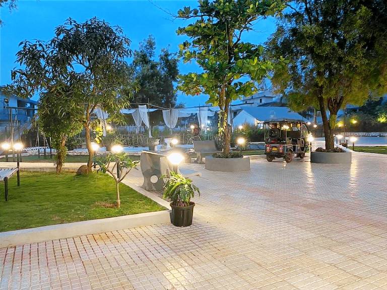 Pleasant vacation home with pool & barbecue | Pets allowed — photo 4