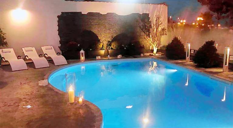 Serviced apartment with private pool, yard & terrace | Beach nearby | Pet-friendly in Manfredonia