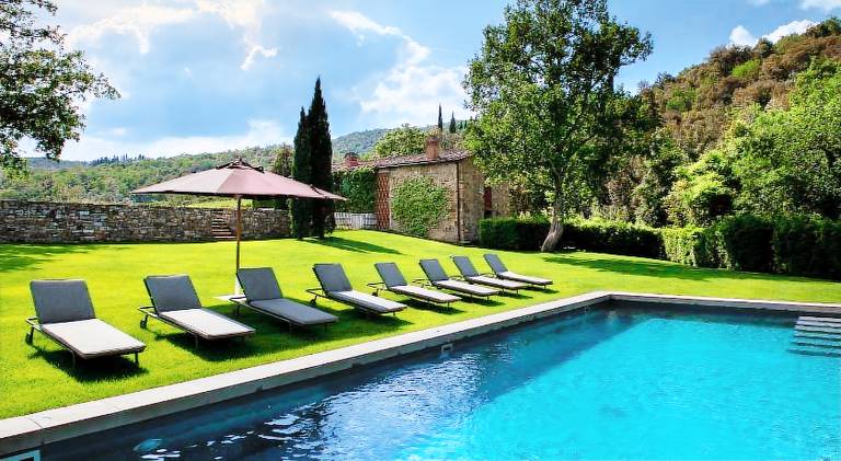 Farm with patio, pool & barbeque — photo 4