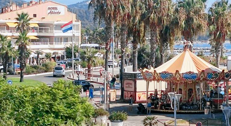 Apartment | Beach nearby | Pet-friendly in Cavalaire-sur-Mer