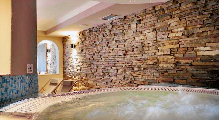 Aparthotel Familiaris - Family Apartments - Pools & Spa in Dolomites — photo 5