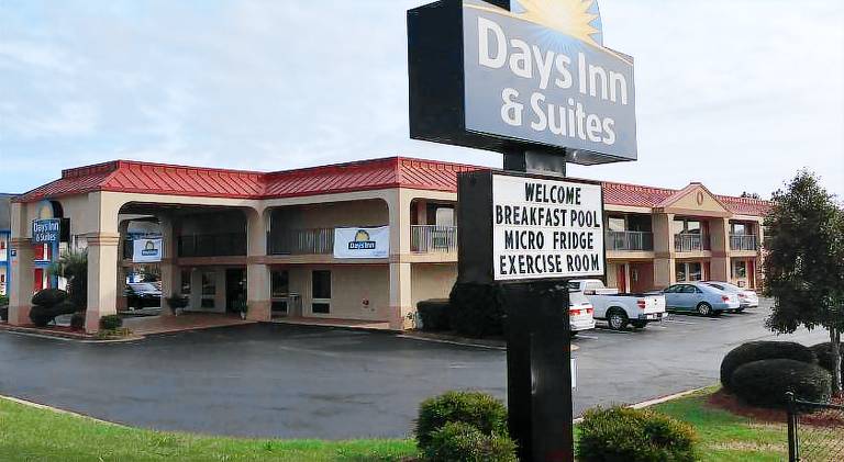 Days Inn & Suites by Wyndham Warner Robins Near Robins AFB — photo 5