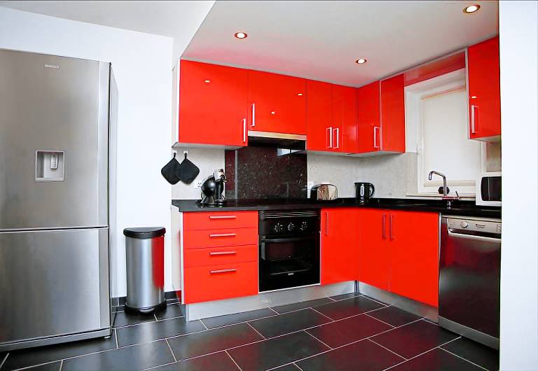 Fully equipped charming rental apartment with garden, barbecue & patio | Beach nearby | Dogs allowed — photo 3