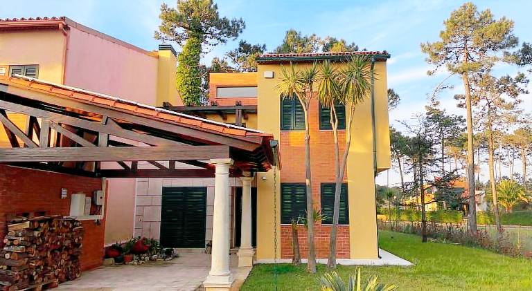 Vacation home with patio, garden & BBQ in Coimbra