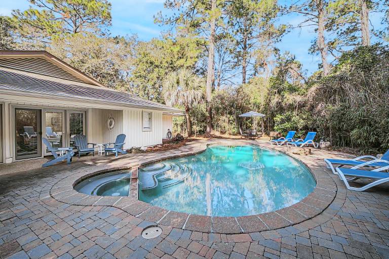 House with hot tub, barbecue & private pool | Nature view — photo 3