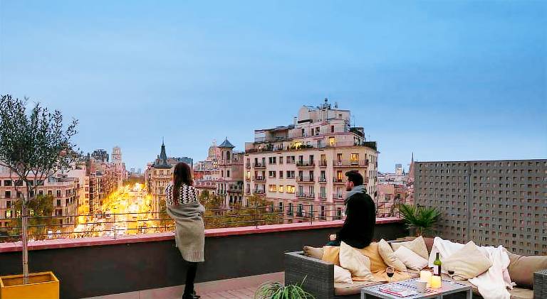 Holiday apartment with patio & pool | Near Casa Batlló — photo 3