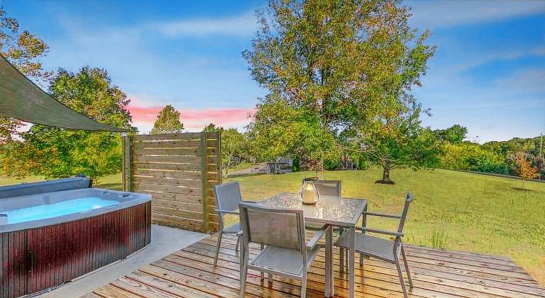 Vacation home with 2 rooms for 6 persons in Kent, KY