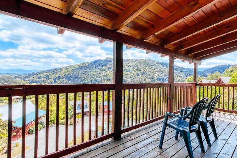Family-oriented cabin with private pool | Dogs allowed — photo 5