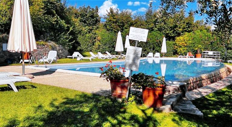 Holiday apartment with pool | Pets allowed in Torri del Benaco