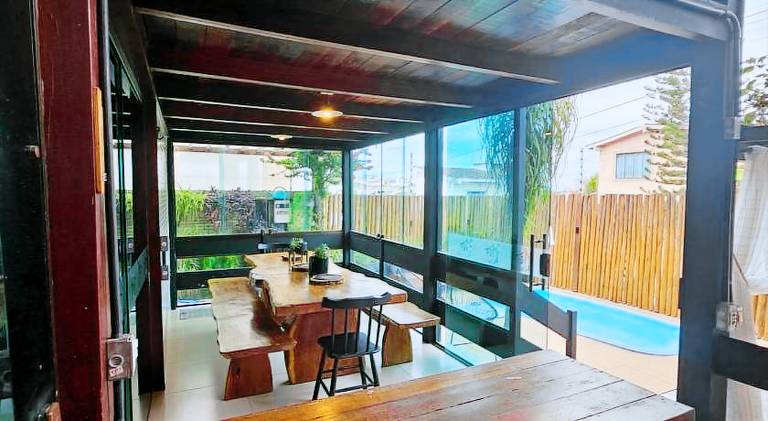 Lodge with yard, barbecue & terrace — photo 4