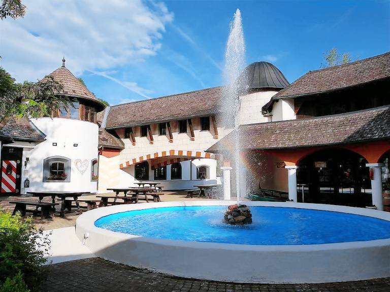 Family Hotel Schloss Rosenegg in Fieberbrunn