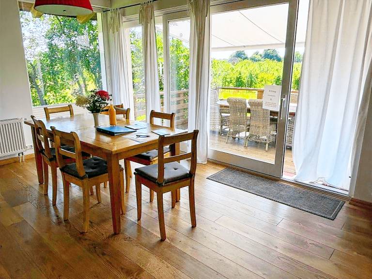 Vacation home with grill, patio & garden — photo 5