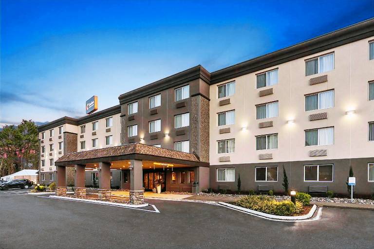 Comfort Inn & Suites Vancouver Downtown City Center in Vancouver, WA