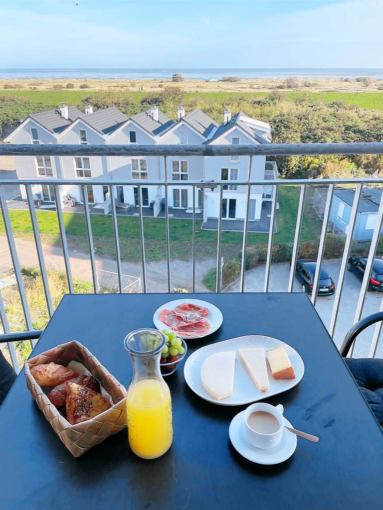 Moderne, hochwertige Ferienwohnung, Sauna, großer Balkon, Meerblick, strandnah — photo 2