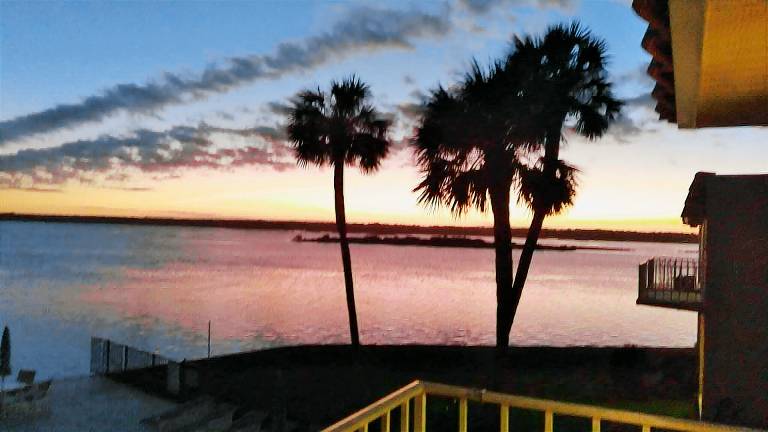 Condo  Crescent Beach