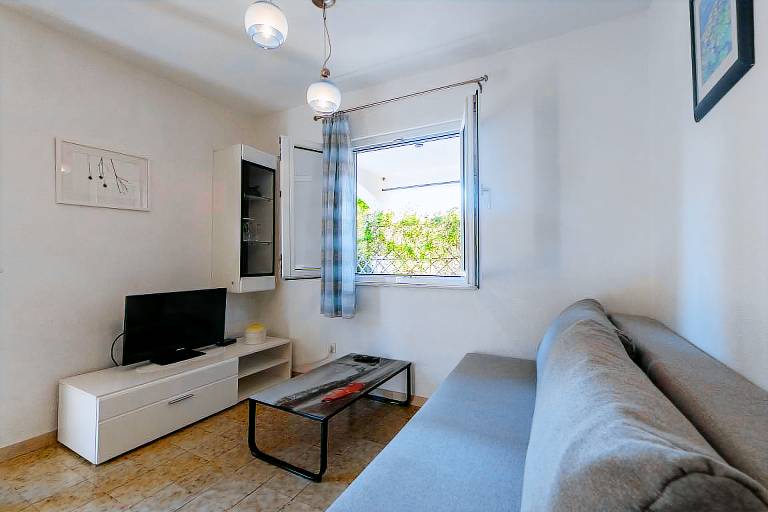 Two bedroom apartment near beach Mudri Dolac, Hvar (A-582-b) — photo 4