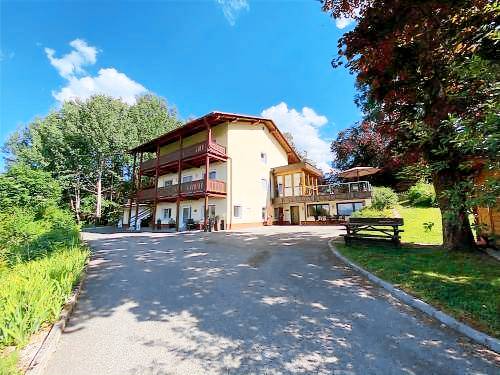 Rental apartment with terrace & yard in Villach