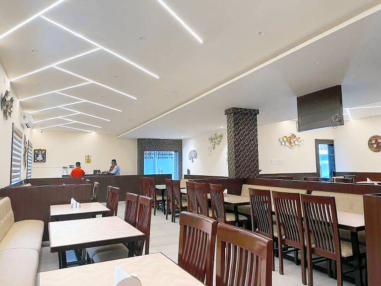 Happys Hotel — photo 3