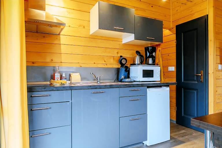 Child-friendly lovely chalet with terrace, heated pool & fast internet | Garden view | Pets are welcome — photo 4