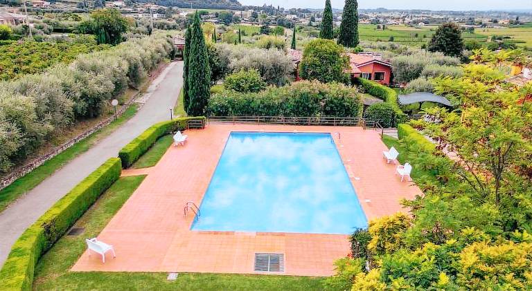 Nice house with yard, terrace & private pool | Pet-friendly in Affi