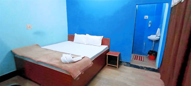 JPM Paying Guest House in Tola