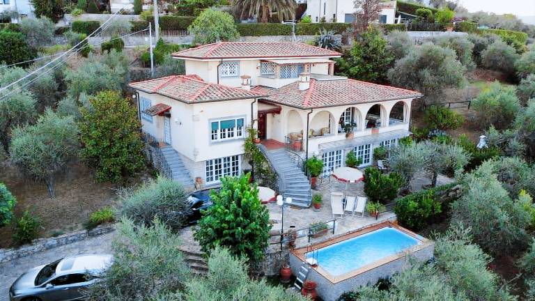 Villa with garden, terrace & grill | Sea view in Viareggio