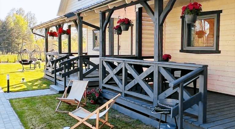 Vacation home with hot tub & pool in Ustka