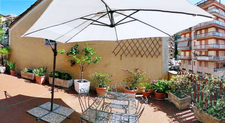 Holiday apartment with jacuzzi — photo 3