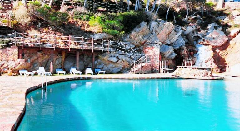 Apartment with pool — photo 5
