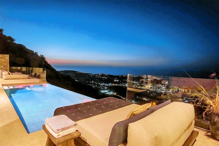 Child-friendly villa with jacuzzi, private pool & barbecue | Suitable for remote work | Dogs allowed — photo 2