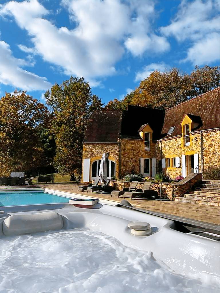 Luxury secluded chateau with pool and hot tub — photo 5