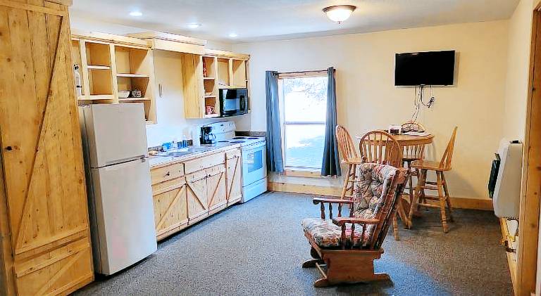 Chinook Cabins & RV Park — photo 2