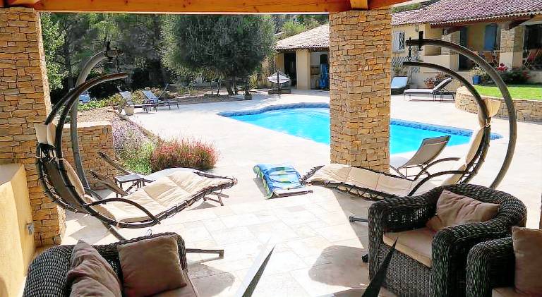 Holiday apartment with pool in La Cadiere-d'Azur