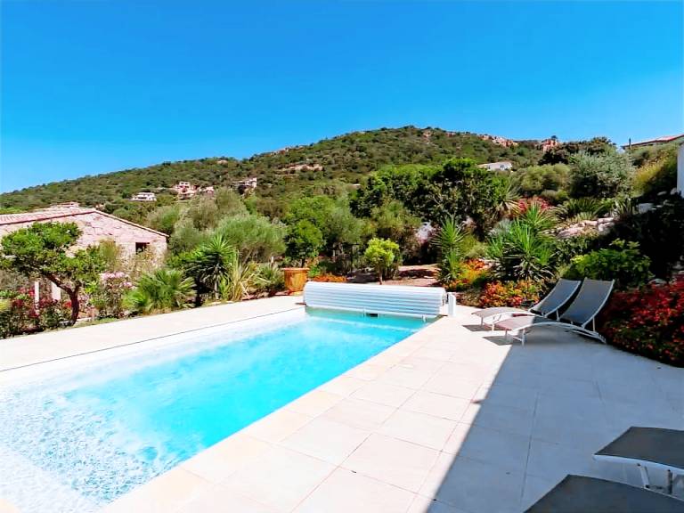 Villa with yard, barbecue & terrace — photo 4