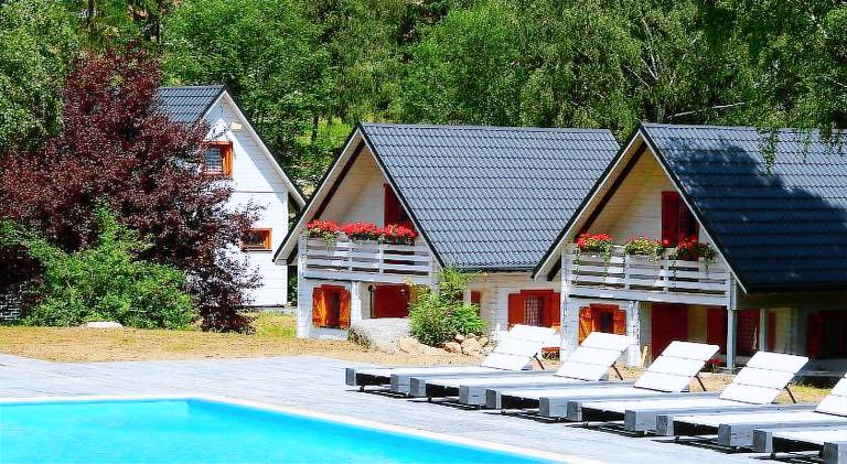 Vacation home with hot tub & pool in Szklarska Poreba