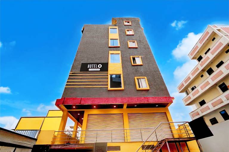 Super Hotel O Shamshabad Station Formerly Grand Vista Hotel in Hyderabad