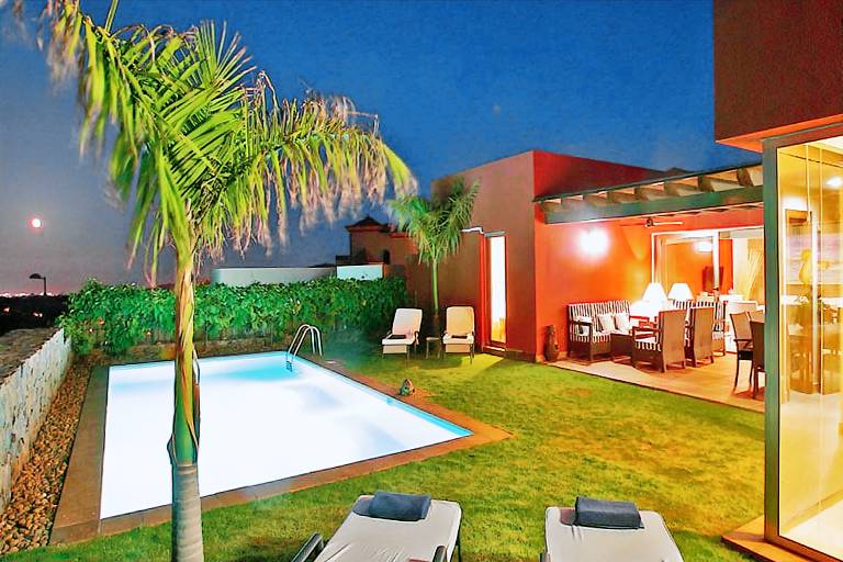 House with garden, private pool & patio — photo 3