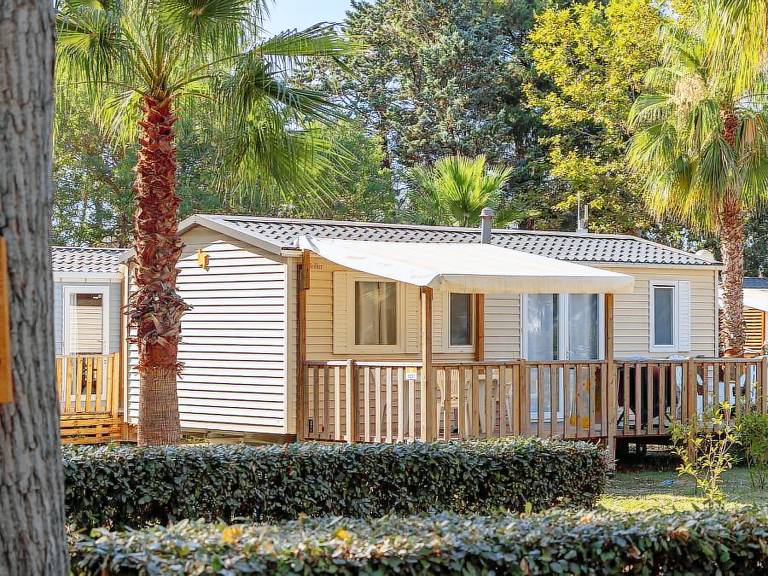 Mobile home with pool & terrace — photo 4
