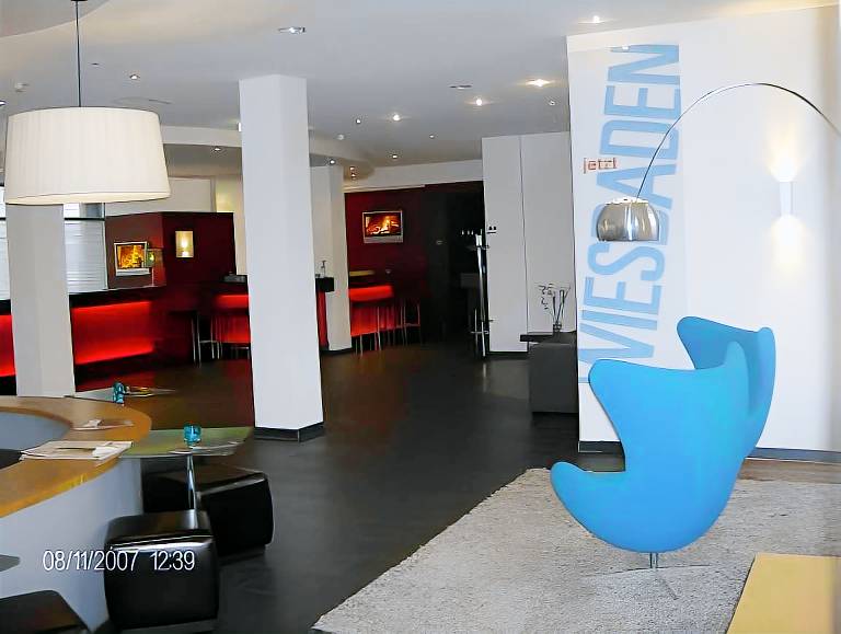 Motel One Frankfurt Airport — photo 5