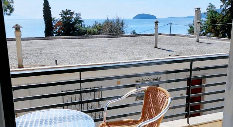 Holiday apartment with terrace | Close to the beach | Pet-friendly — photo 3