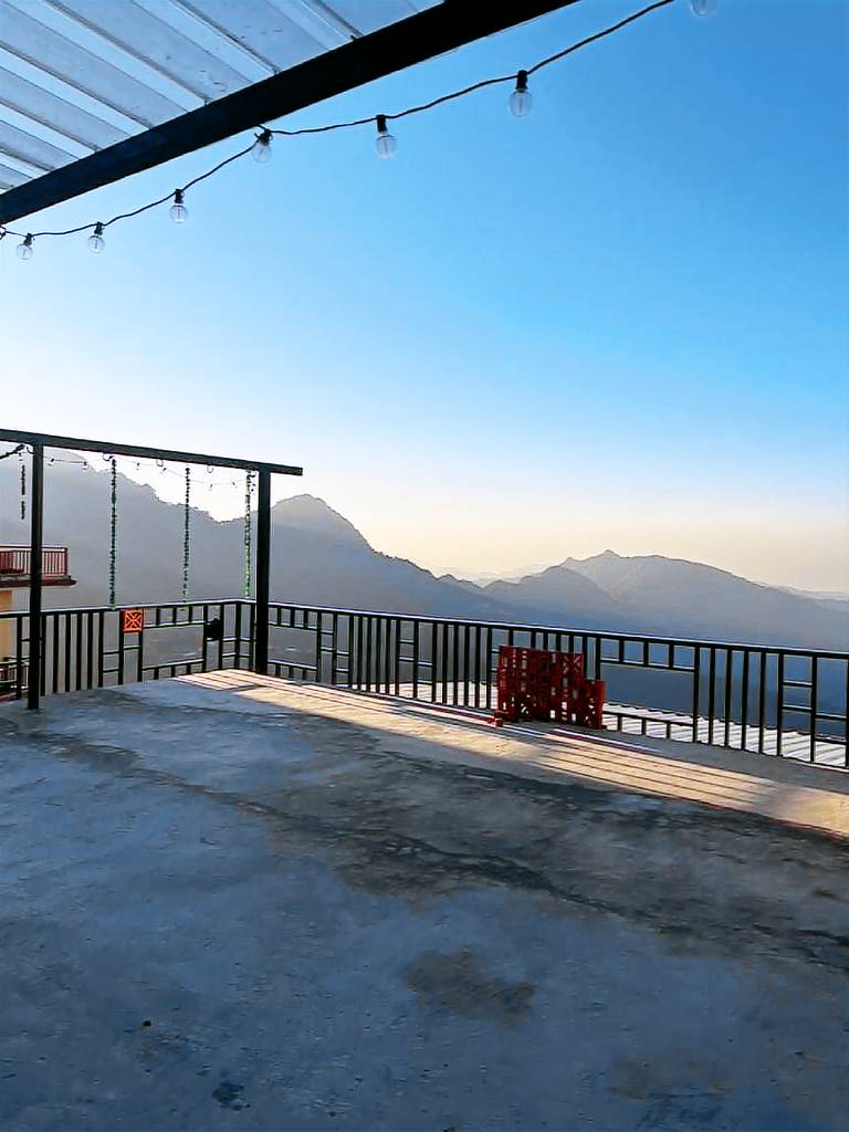 Into The Wild Stays in Tehri