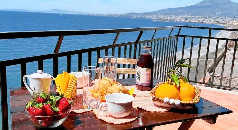 Vip sul mare in Castellammare di Stabia