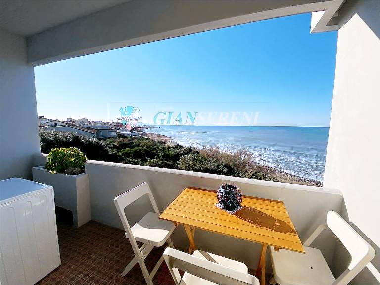 Holiday apartment with terrace — photo 3
