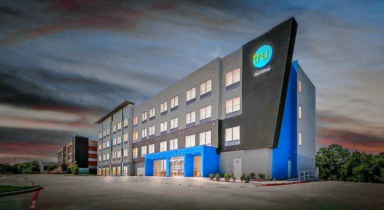 Tru by Hilton Plano Hwy 75 — photo 4
