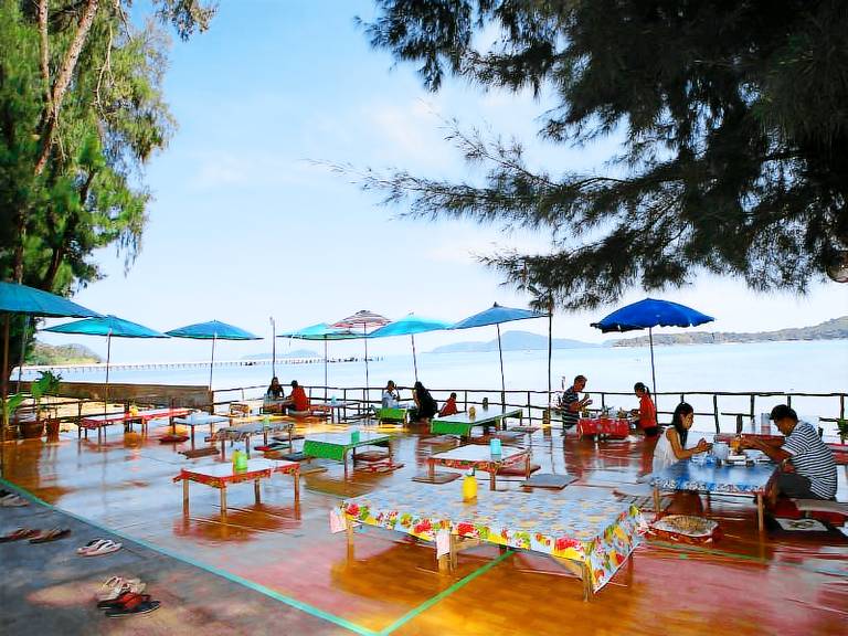 Spacious holiday apartment with terrace, barbecue & private pool | Close to the beach | Pets are welcome — photo 3
