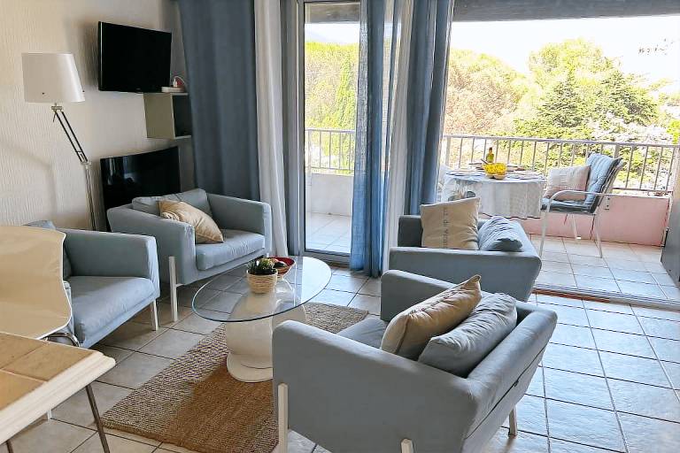 Child-friendly vacation home with terrace | Pets are welcome — photo 5
